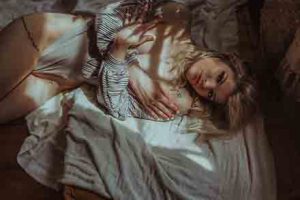 LR/PS预设-黑暗忧郁情绪私房人像后期Lightroom预设 Embrace Presets -The Boudoir Tones